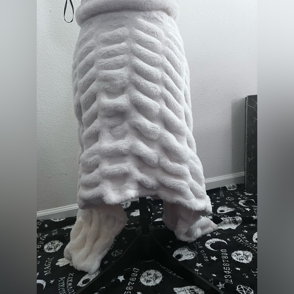 LeMode: faux fur skirt - Picture 2 of 5